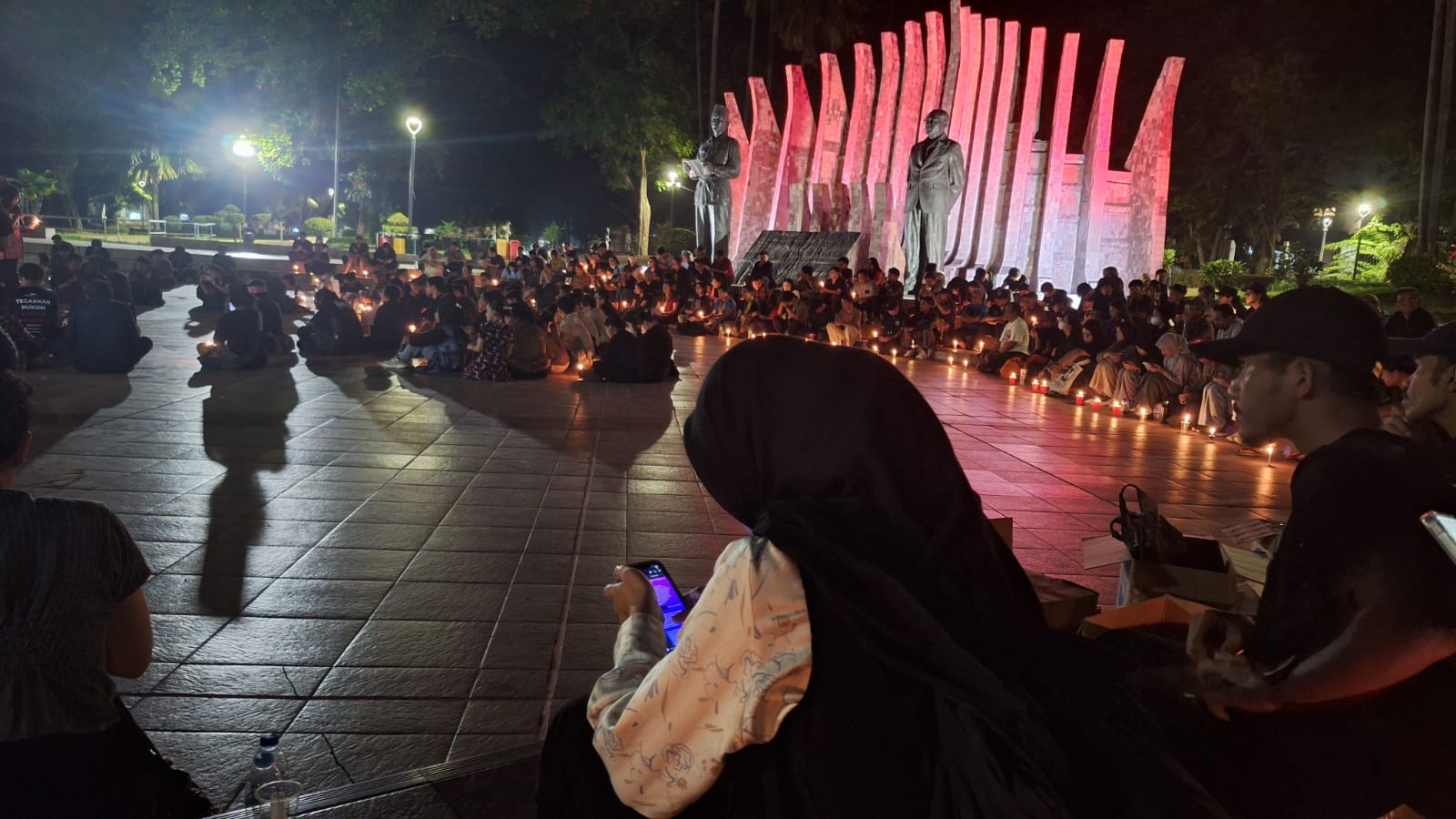 Ketika Doa Dipanjatkan di Tugu Proklamasi
