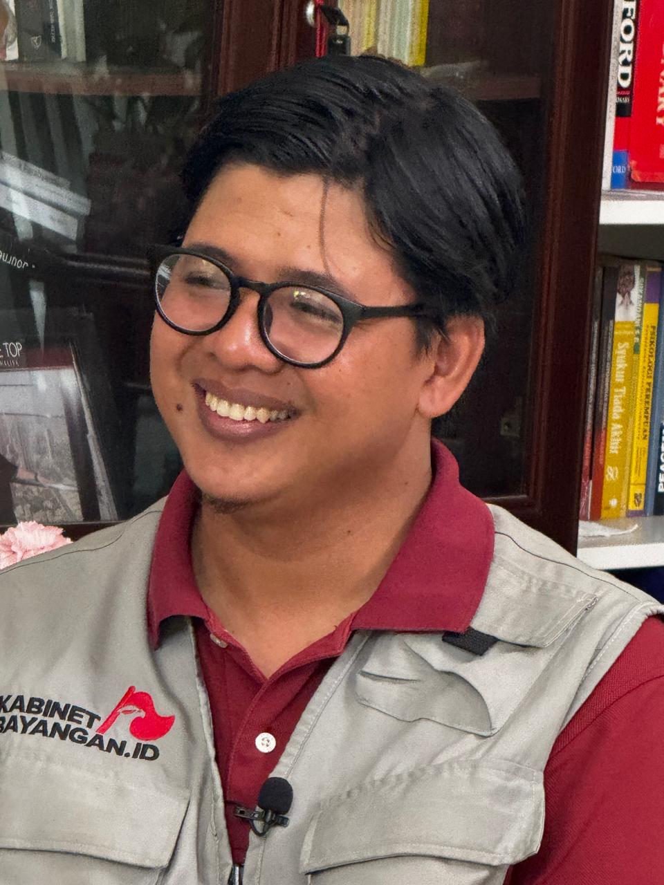 Ketika Tepuk Tangan Menutup Telinga