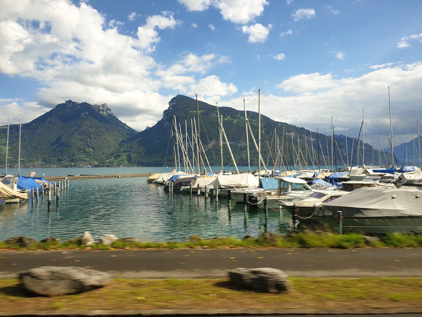 Simfoni Indah Dua Danau di Interlaken