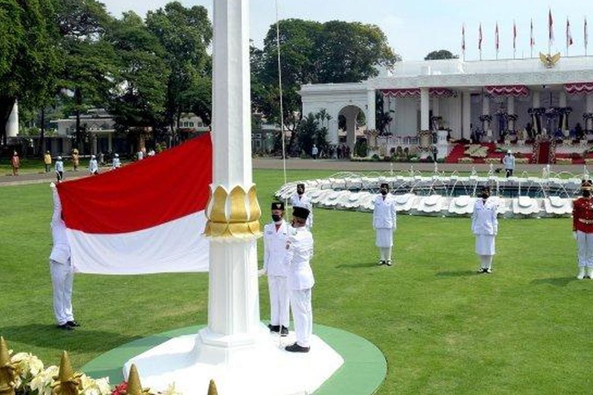 Merah Putih di Istana, Merah Putih di Hati Rakyat…